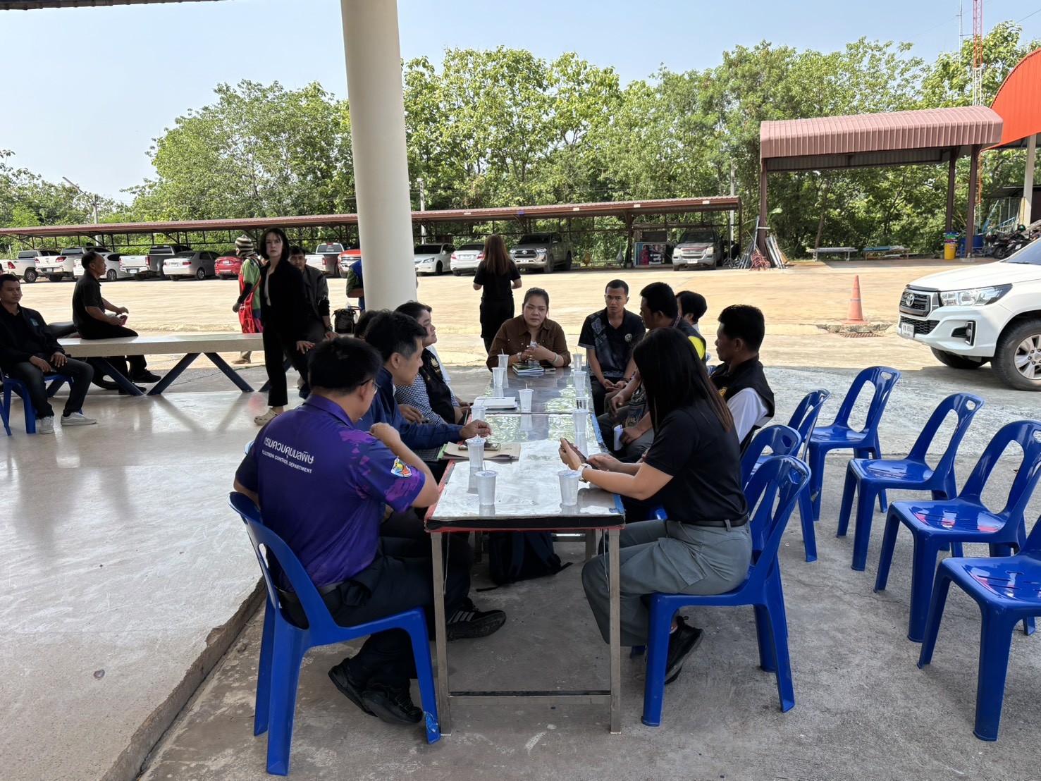กองสาธารณสุขและสิ่งแวดล้อมองค์การบริหารส่วนตำบลห้วยบง ร่วมกับ องค์การบริหารส่วนตำบลหินดาด สำนักงานอุตสาหกรรมจังหวัดนครราชสีมา สำนักงานสิ่งแวดล้อมและควบคุมมลพิษที่ 11 (นครราชสีมา) และสำนักงานทรัพยากรธรรม ได้เข้าตรวจสอบและสังเกตการณ์การเฝ้าระวังสถานประกอบการกิจการประเภทโรงงาน 